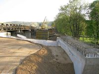 Image oder Bild von Br&uuml;ckenabriss und Br&uuml;ckenneubau Bundesstrasse 42 &uuml;ber Eisenbahn in Unkel, hier: Bau der neuen Br&uuml;cke